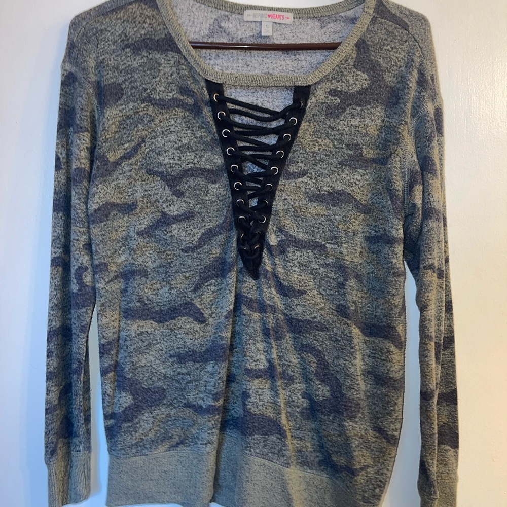 Small Crisscross neck camo